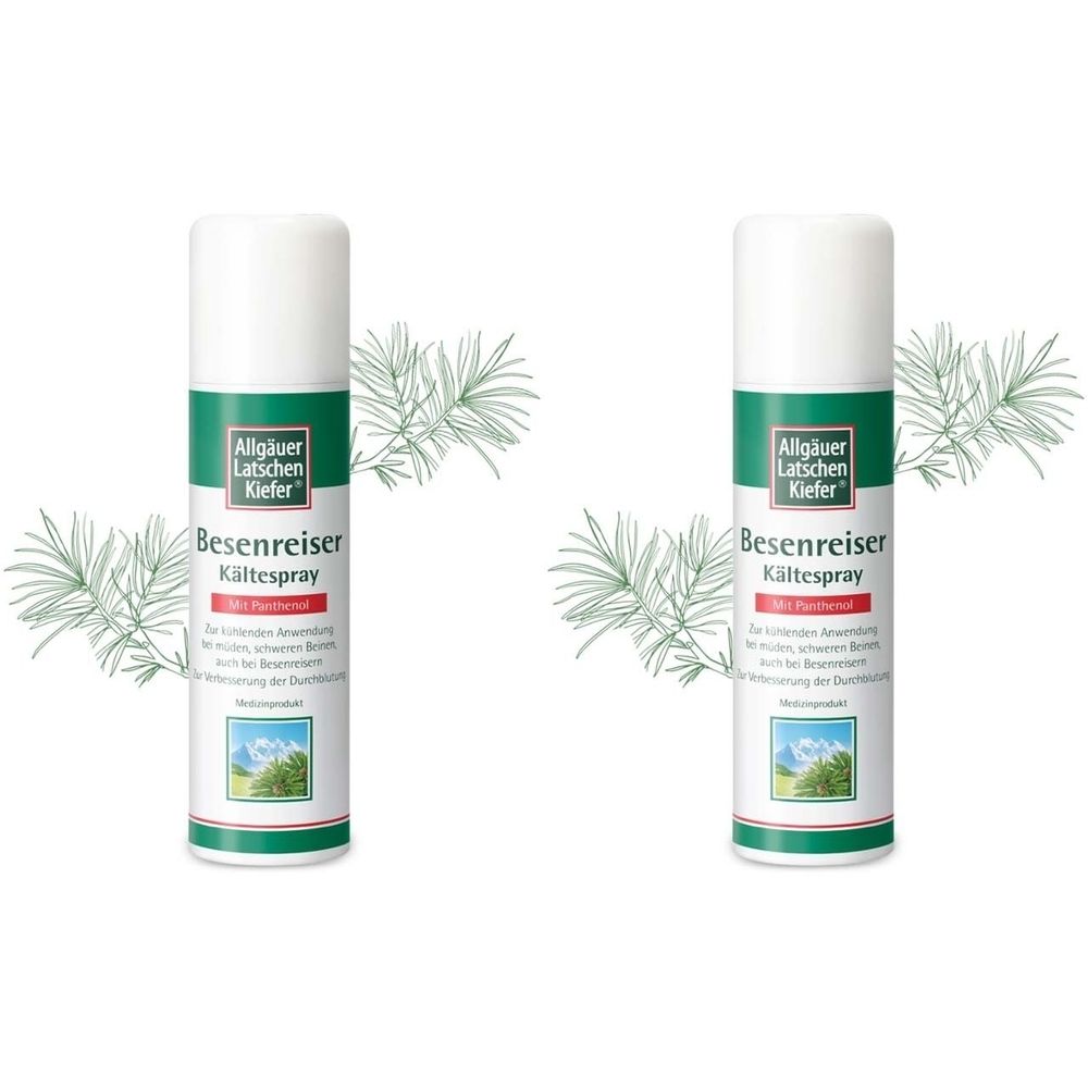 Zwei Sprühflaschen mit weißem Deckel und grüner Banderole. Aufschrift: Besenreiser Kältespray. Kiefernzweige als Dekoration.