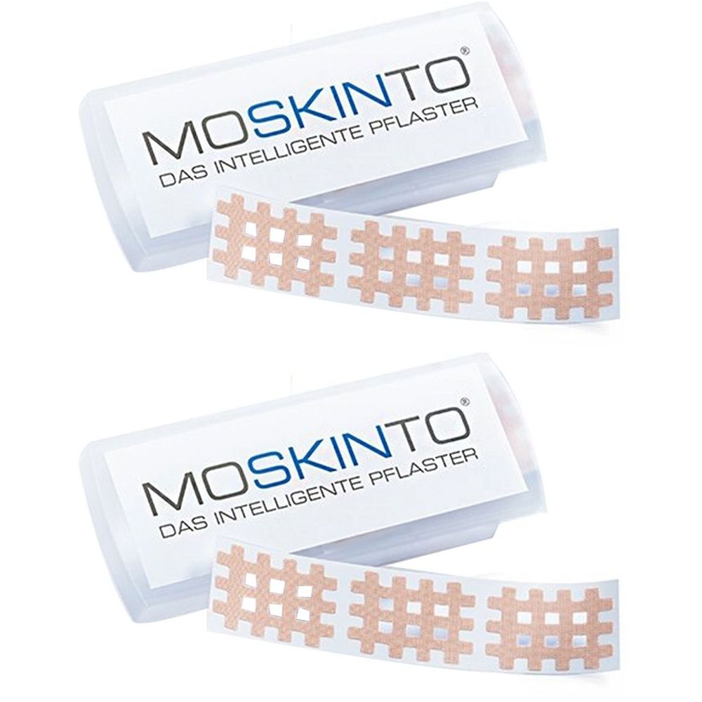 Zwei Packungen Moskinto® Pflaster. Jede Packung enthält ein Pflaster mit quadratischem Muster. Auf der Verpackung steht Moskinto®.