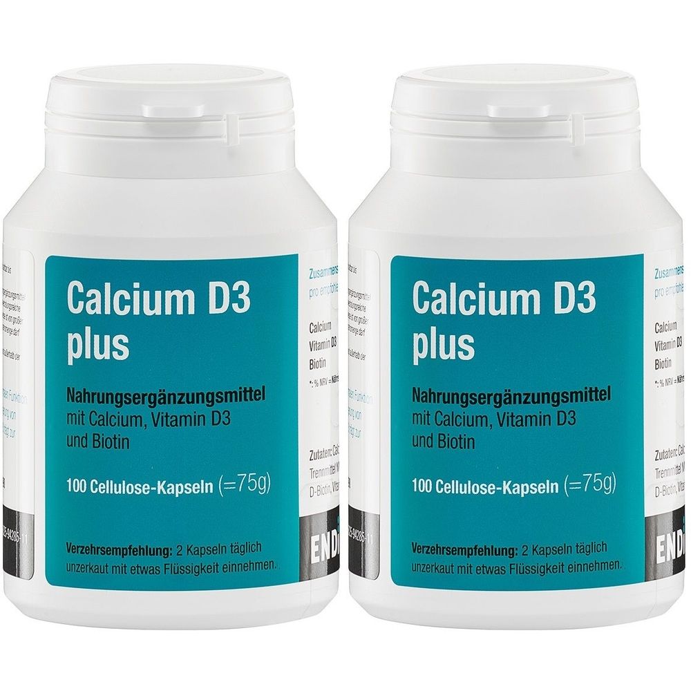 Zwei weiße Flaschen mit blau-weißem Etikett. Aufschrift: Calcium D3 plus. Nahrungsergänzungsmittel mit Calcium, Vitamin D3 und Biotin. 100 Kapseln.