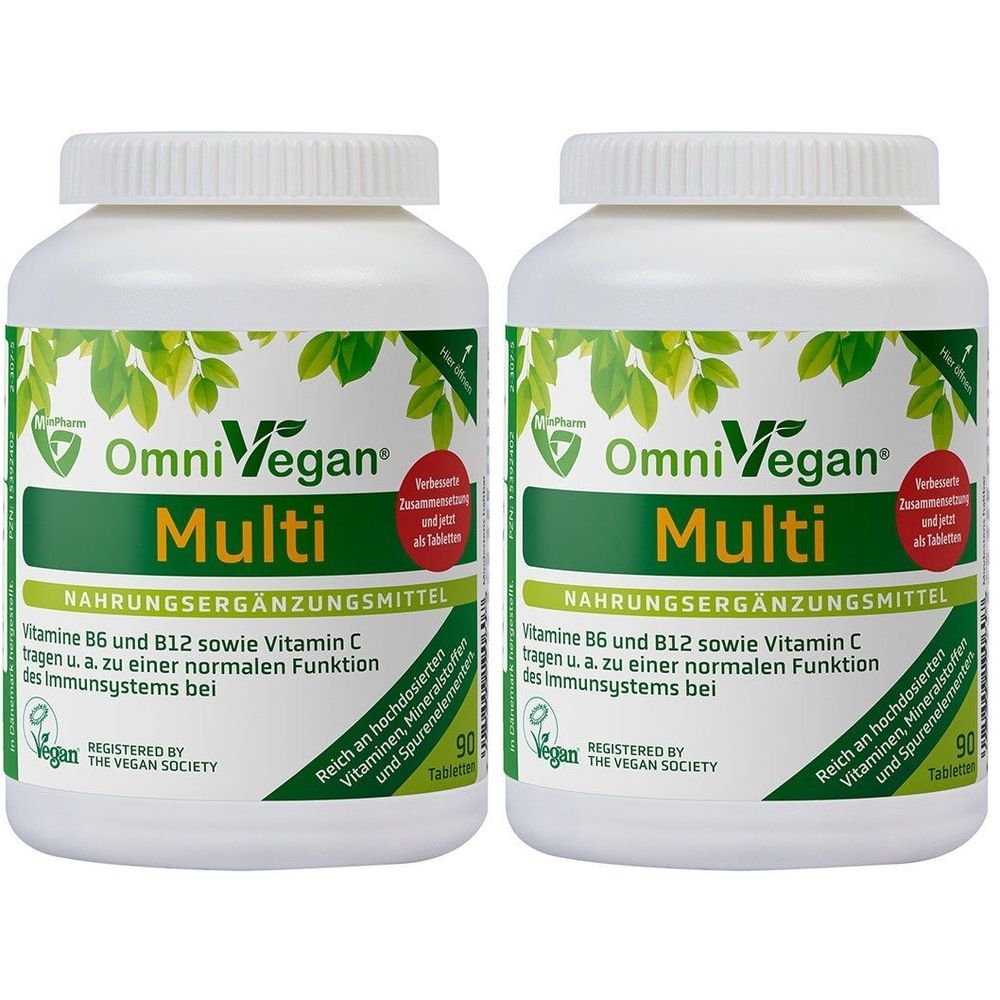 Zwei weiße Flaschen OmniVegan Multi. Aufschrift: Nahrungsergänzungsmittel. Vegan Society Logo. Enthält Vitamine und Mineralstoffe.