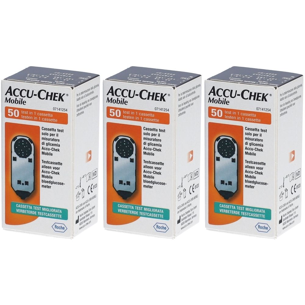 Drei weiße Kartons mit der Aufschrift ACCU-CHEK Mobile. Auf jedem Karton ist ein Gerät abgebildet. Text in mehreren Sprachen.