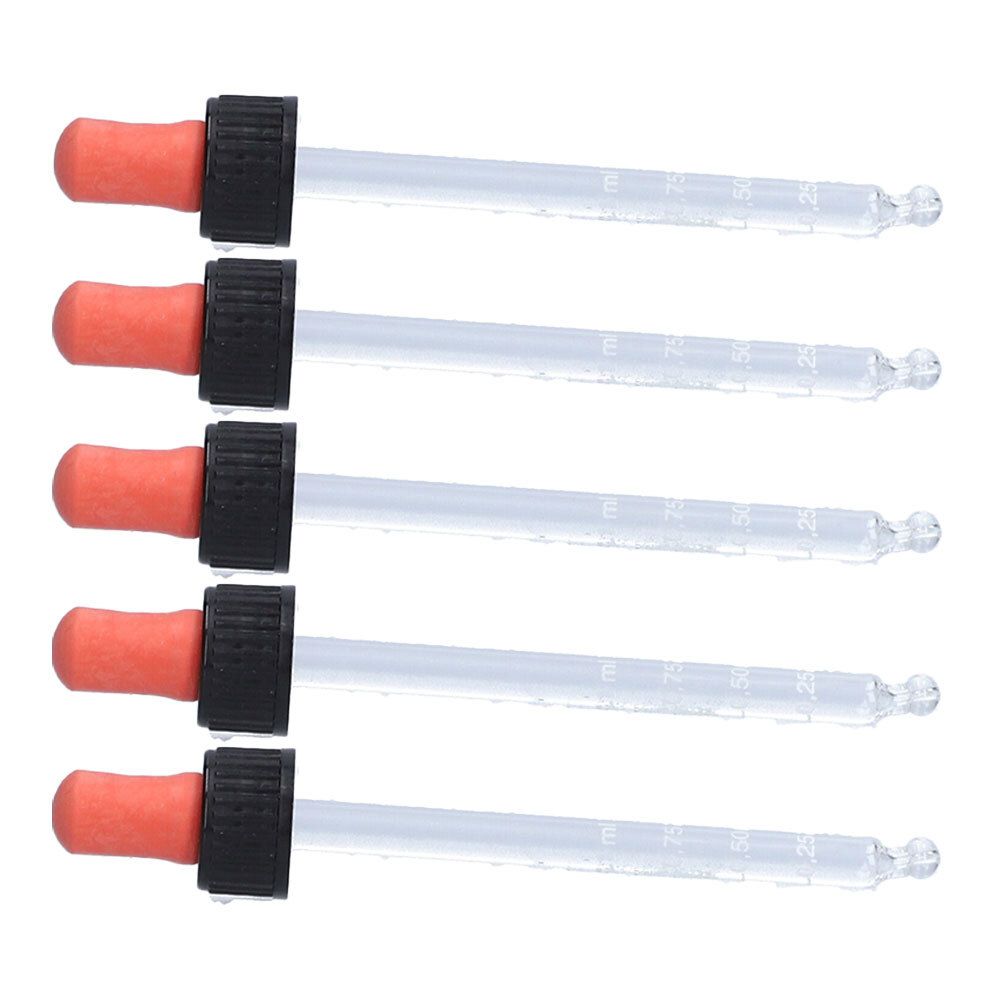 Fünf Pipetten mit rotem Gummikopf, schwarzem Ring und graduierter, transparenter Glasröhre. Die Pipetten liegen nebeneinander.