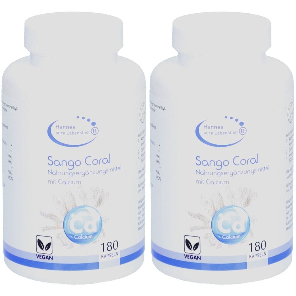 Zwei weiße Flaschen mit Etiketten. Aufschrift: Sango Coral, Nahrungsergänzungsmittel mit Calcium. Vegan-Siegel. 180 Kapseln.