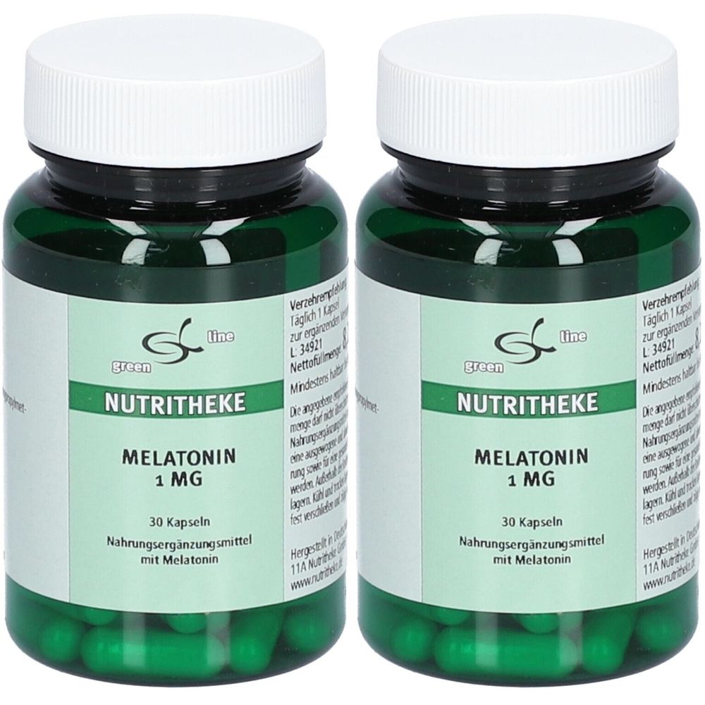 Zwei grüne Flaschen mit weißen Deckeln. Auf den Etiketten steht "Green Line NUTRITHEKE MELATONIN 1 MG". Enthält 30 Kapseln.