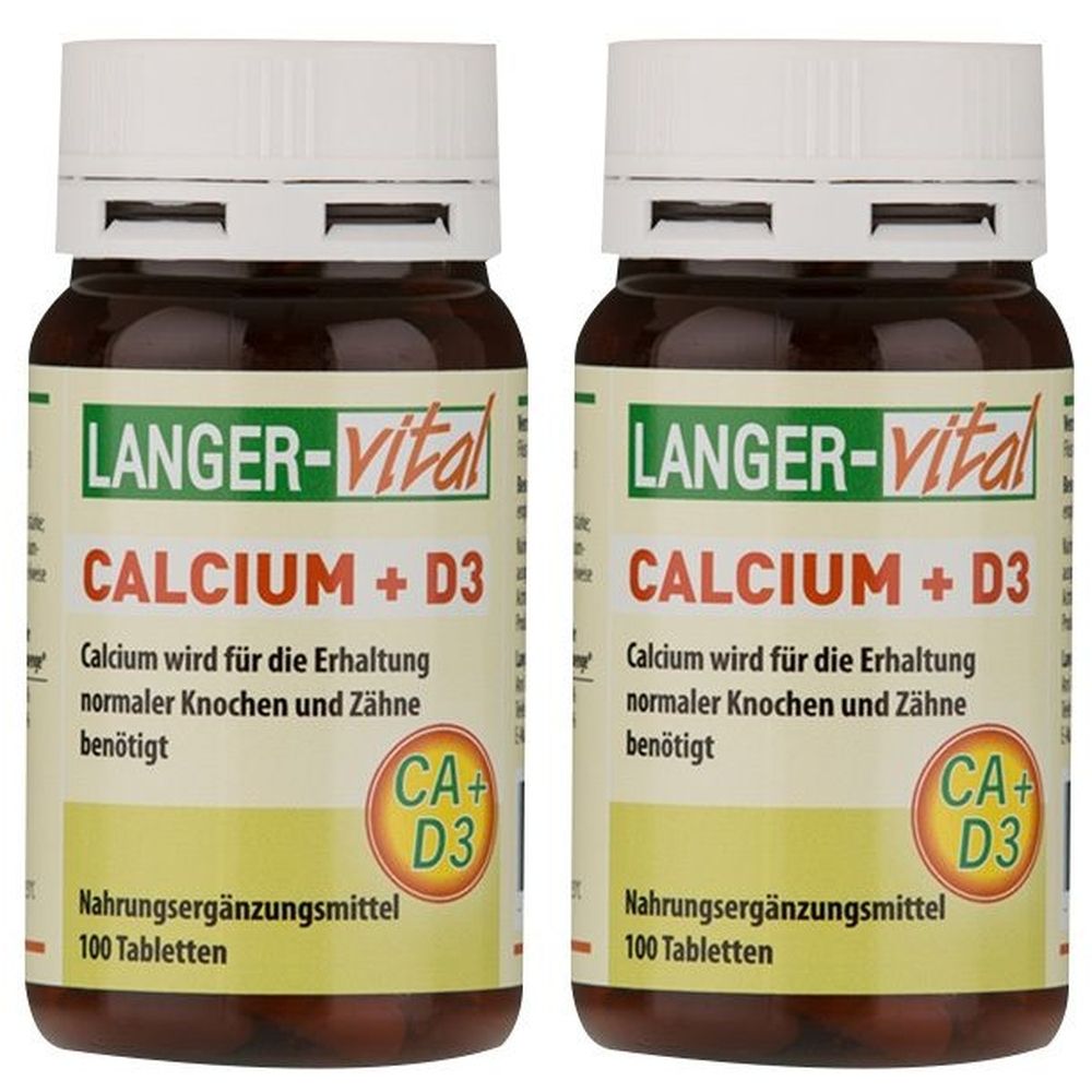 Zwei braune Flaschen mit weißem Deckel. Aufschrift: LANGER-vital CALCIUM + D3. Nahrungsergänzungsmittel. 100 Tabletten. Mit CA+D3-Logo.