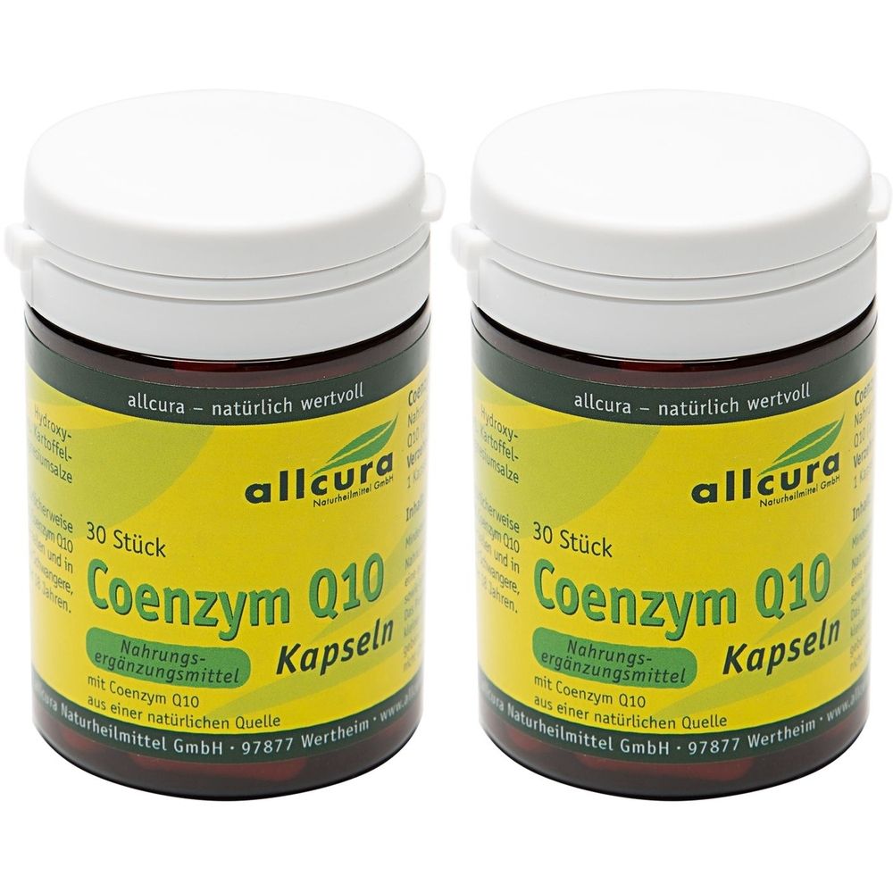 Zwei Flaschen mit Kapseln. Aufschrift: Coenzym Q10 Kapseln, allcura. 30 Stück. Braune Flaschen, weiße Deckel.