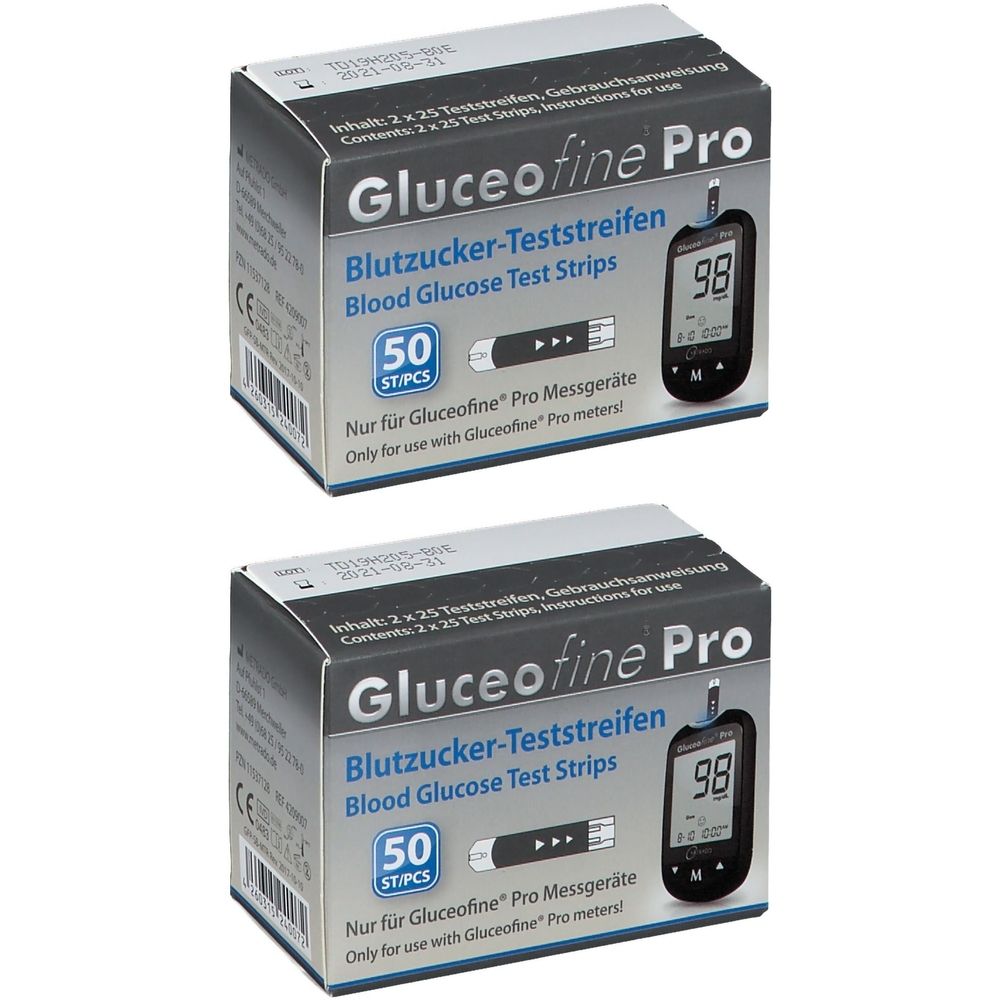 Zwei Schachteln Gluceofine Pro Blutzucker-Teststreifen. Auf jeder Schachtel: 50 Teststreifen, Messgerät-Abbildung, CE-Zeichen.