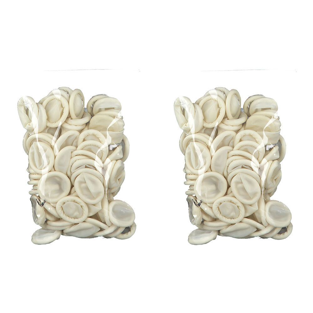 Zwei transparente Beutel mit Latex-Fingerlingen. Die Fingerlinge sind hellbeige und in großer Anzahl verpackt.