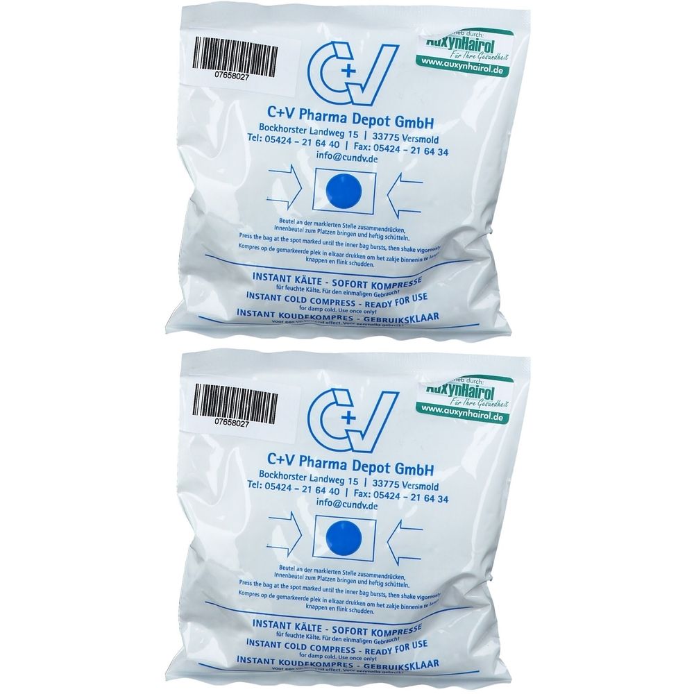 Zwei weiße Beutel mit blauer Grafik und Text. Aufschrift: Instant Kälte-Kompresse. Marke: C+V Pharma Depot GmbH.