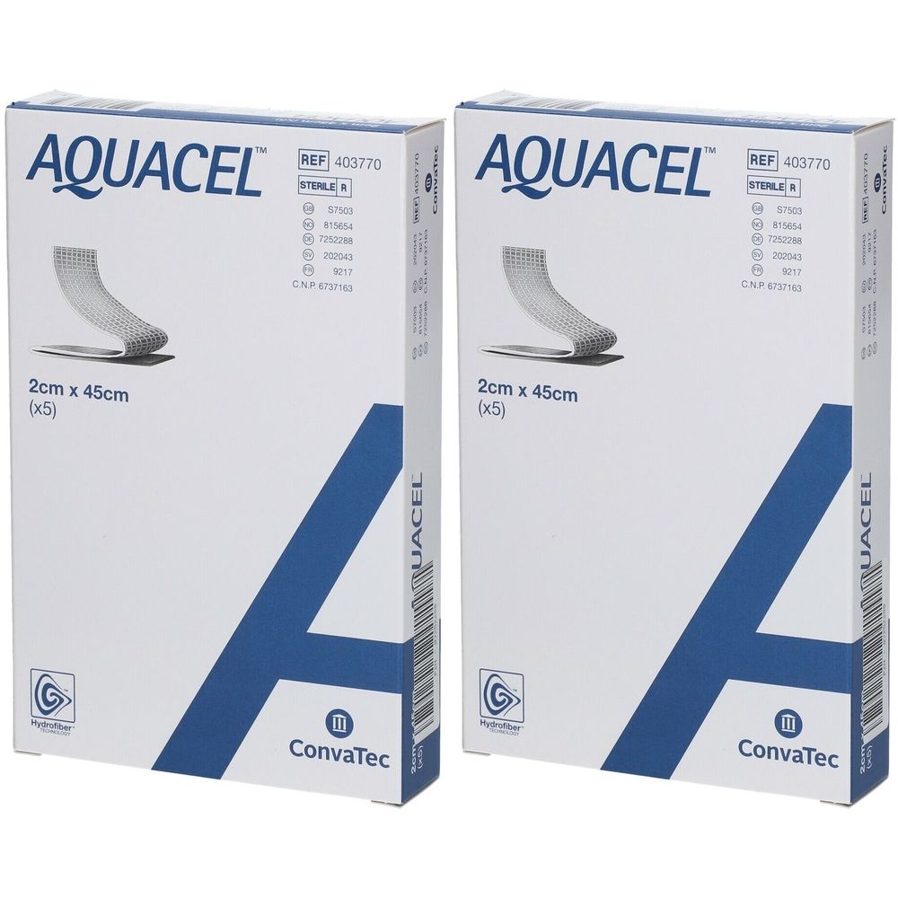 Zwei weiße Kartons mit AQUACEL-Produkt. Aufdruck: 2cm x 45cm (x5). Marke und Logo von ConvaTec. Produktname AQUACEL.