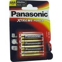 Batterien in Blisterverpackung. Vier AAA-Batterien, Marke Panasonic, Xtreme Power. Alkaline-Batterien.
