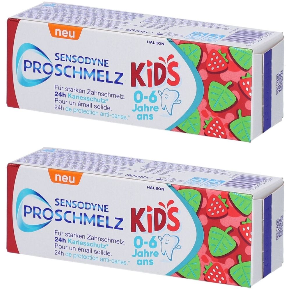 Zwei Schachteln Zahnpasta für Kinder. Aufschrift: Sensodyne ProSchmelz Kids 0-6 Jahre. Rote Erdbeeren und grüne Blätter auf der Verpackung.