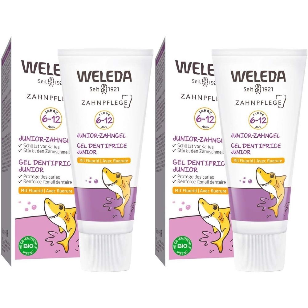 Zwei Tuben und zwei Kartons Zahngel. Aufdruck: Weleda Junior-Zahngel, 6-12 Jahre, mit Fluorid. Bio-Siegel.