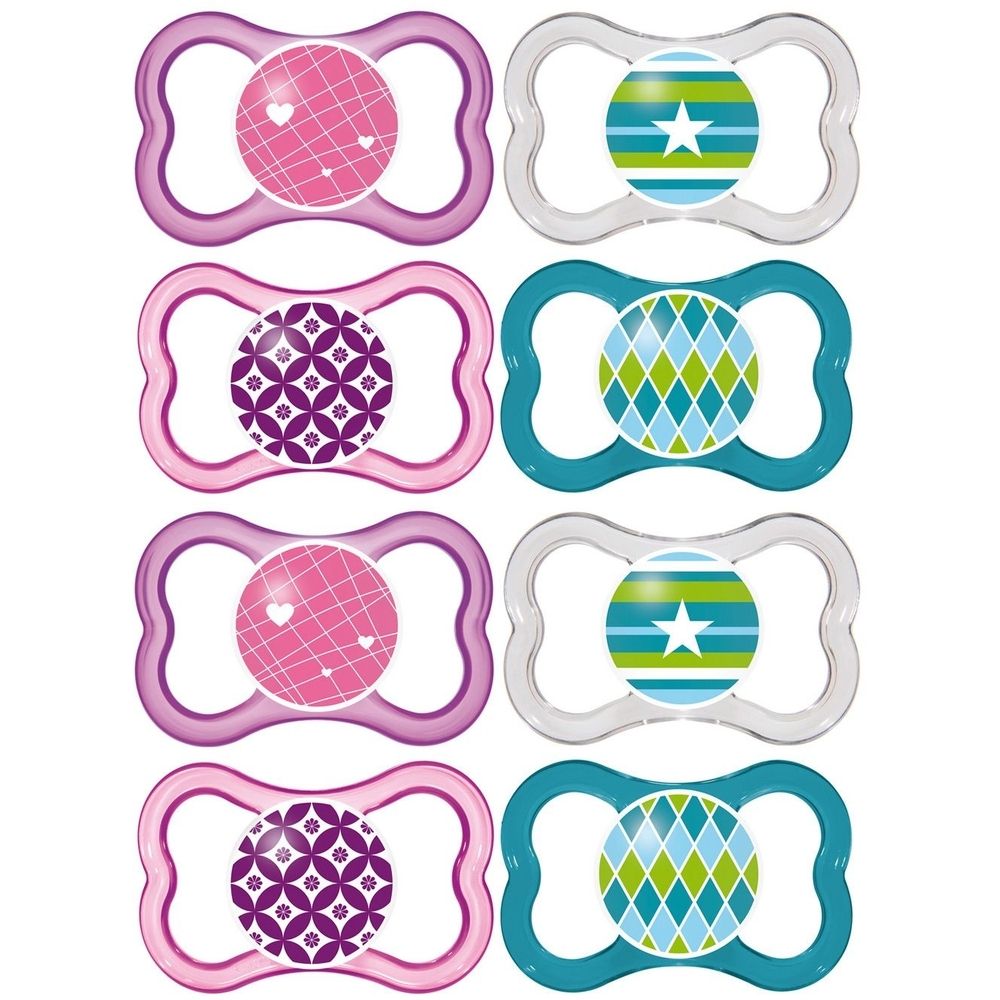 Acht Schnuller in verschiedenen Farben und Mustern. Runde Saugteile mit unterschiedlichen Designs, umgeben von farbigen Schildern mit Griffen.