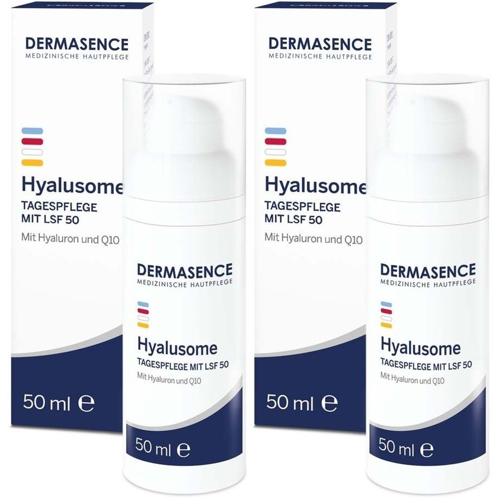 Mehrere weiße Flaschen und Kartons. Aufschrift: DERMASENCE Hyalusome Tagespflege LSF 50. Mit Hyaluron und Q10. 50 ml.