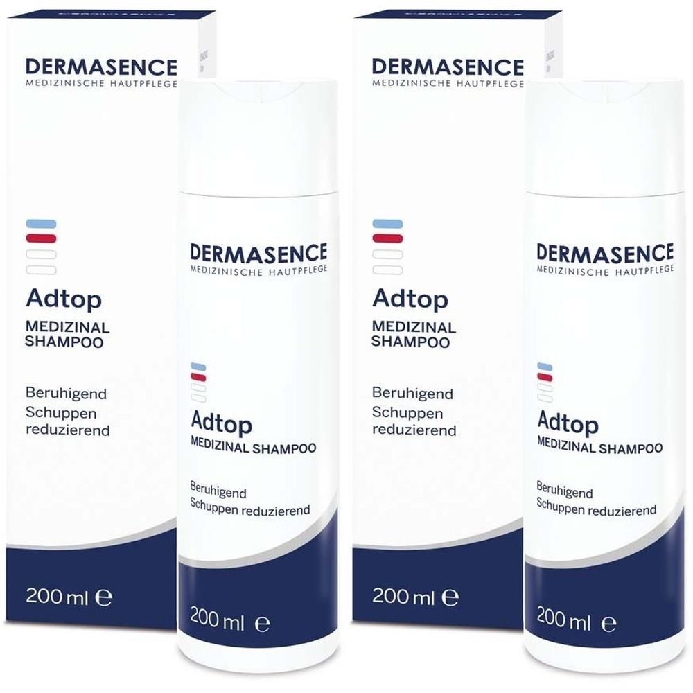Mehrere weiße Flaschen und Kartons mit der Aufschrift "DERMASENCE Adtop MEDIZINAL SHAMPOO". Text: Beruhigend, Schuppen reduzierend. 200 ml.