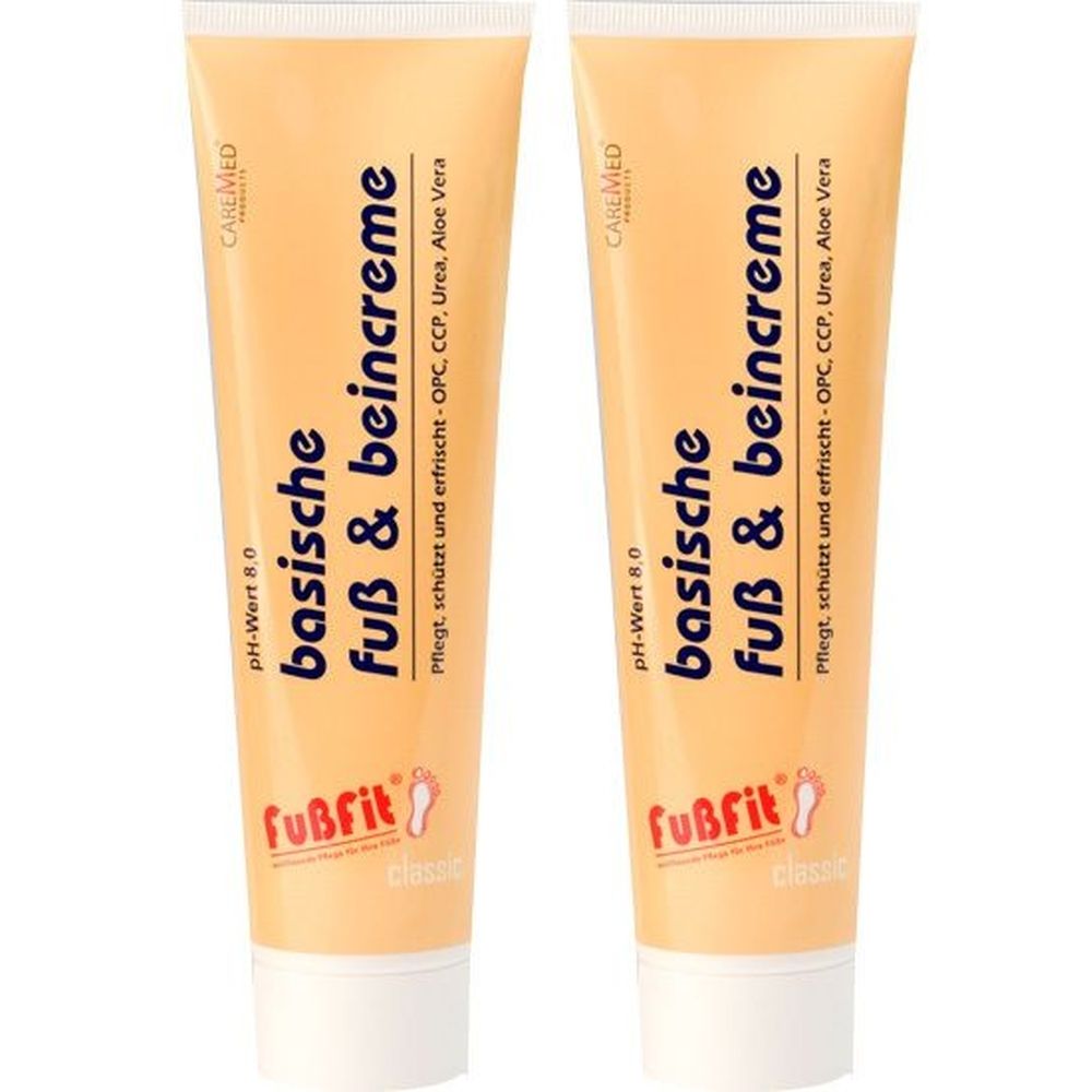 Zwei Tuben Fußcreme. Aufschrift: basische Fuß & beincreme, pH-Wert 8,0. Marke: CAREMED FußFit.
