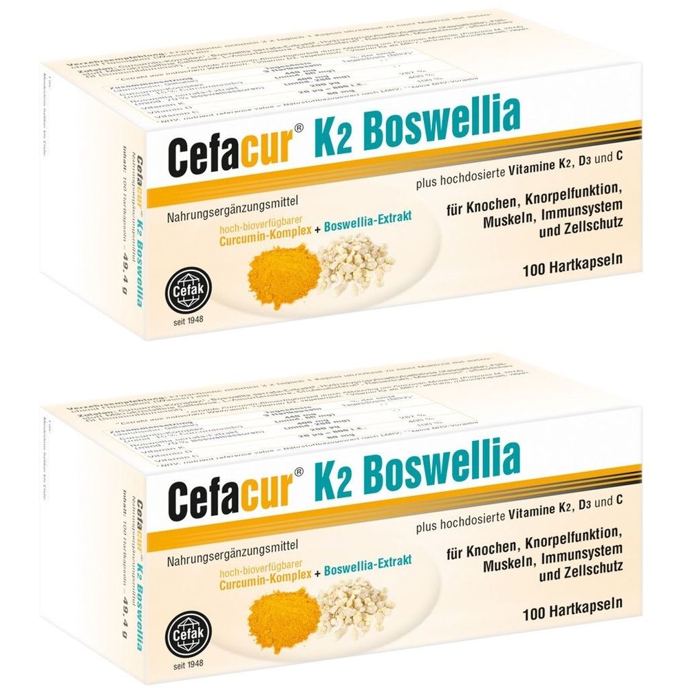 Zwei Schachteln Cefacur K2 Boswellia. Aufschrift: Nahrungsergänzungsmittel, 100 Hartkapseln. Enthält Vitamin K2, D3 und C.
