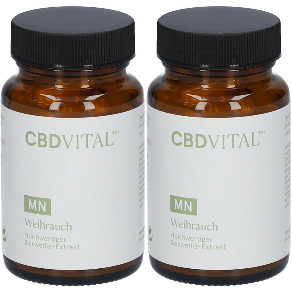 Zwei braune Glasflaschen mit schwarzen Deckeln. Auf den Etiketten steht CBDVITAL, MN, Weihrauch und Boswellia-Extrakt.