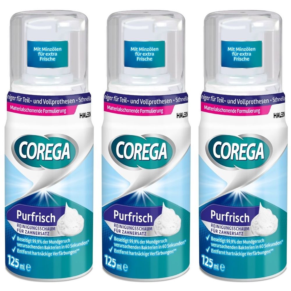 Drei Flaschen Corega Purfrisch Reinigungsschaum. Weiße Flaschen mit blau-weißem Etikett. Oben transparente Kappe mit blauem Aufdruck.