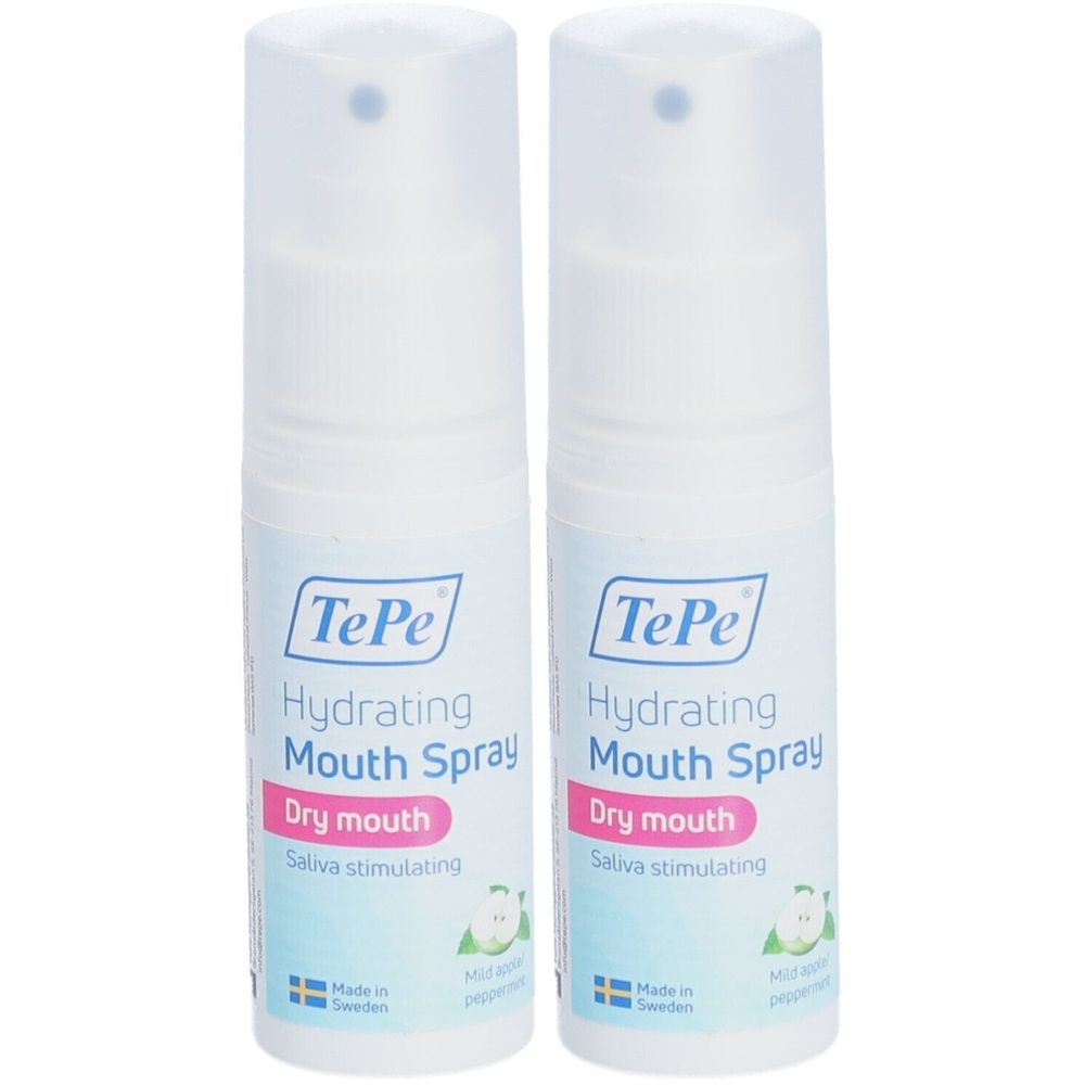 Zwei weiße Sprühflaschen mit blauem Sprühkopf. Aufschrift: TePe Hydrating Mouth Spray, Dry mouth, Saliva stimulating.