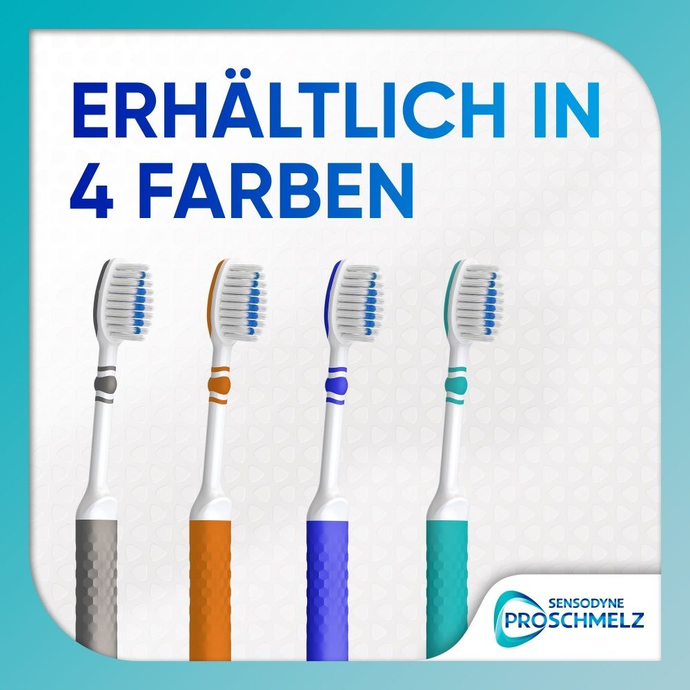 Vier Sensodyne Zahnbürsten in den Farben Grau, Orange, Lila und Türkis. "Erhältlich in 4 Farben".