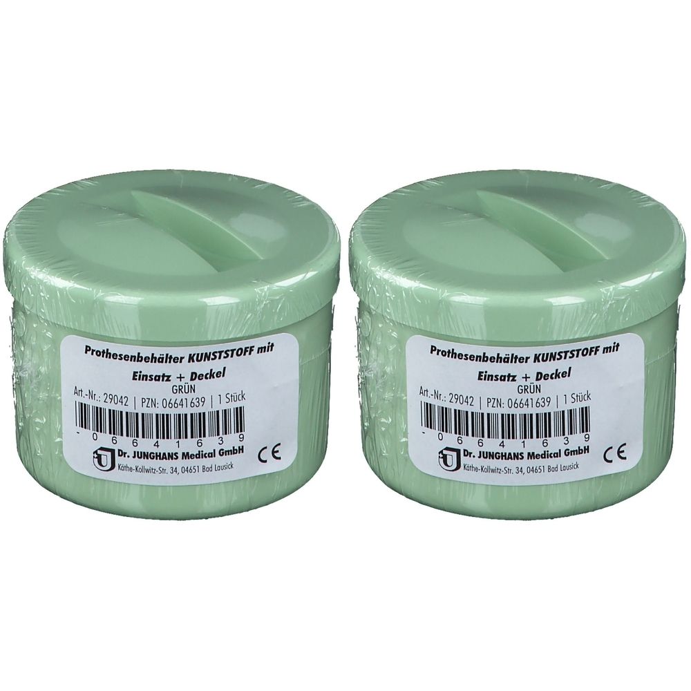 Zwei grüne Prothesenbehälter mit Deckel. Aufschrift: Prothesenbehälter KUNSTSTOFF, Dr. Junghans Medical GmbH. CE-Zeichen.
