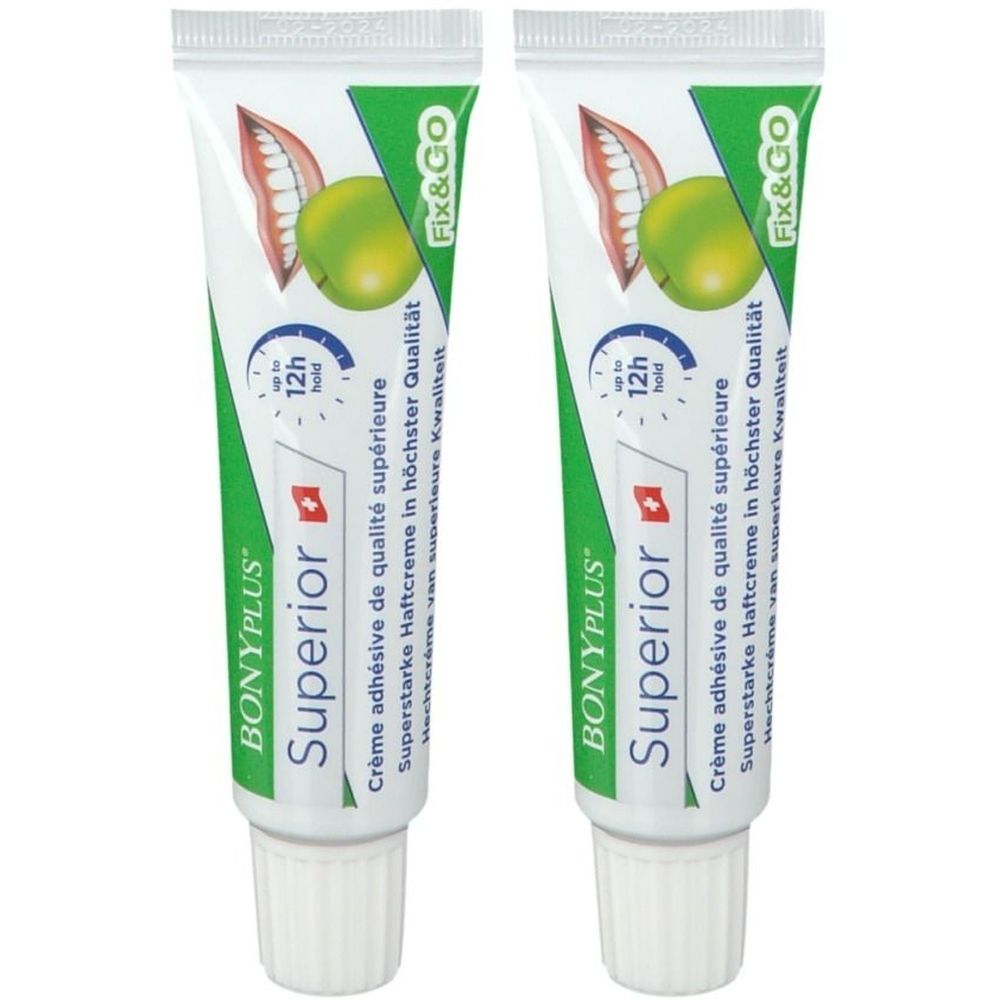 Zwei Tuben BONYPLUS Haftcreme. Aufschrift: Superior, Fix&Go, 12h hold. Schweizer Flagge. Grün-weißes Design mit Apfel und Zähnen.