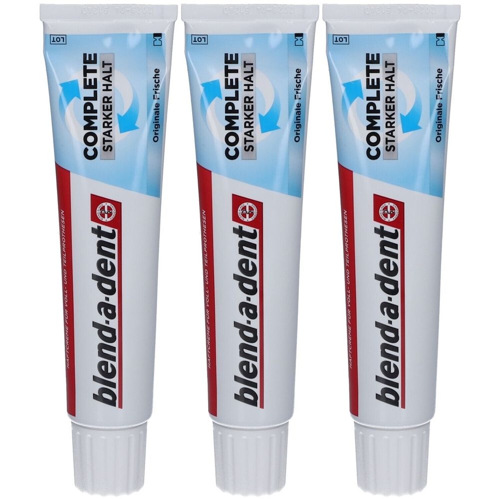 Drei Tuben BLEND-A-DENT® Complete Haftcreme. Weiße Tuben mit roter und blauer Beschriftung. Text: COMPLETE, STARKER HALT, Originale Frische.
