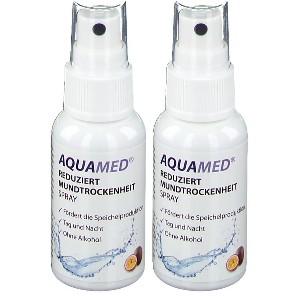 Zwei weiße Sprühflaschen mit schwarzem Sprühkopf. Aufschrift: AQUAMED, Mundtrockenheit Spray. Mit Produktinformationen und Logo.