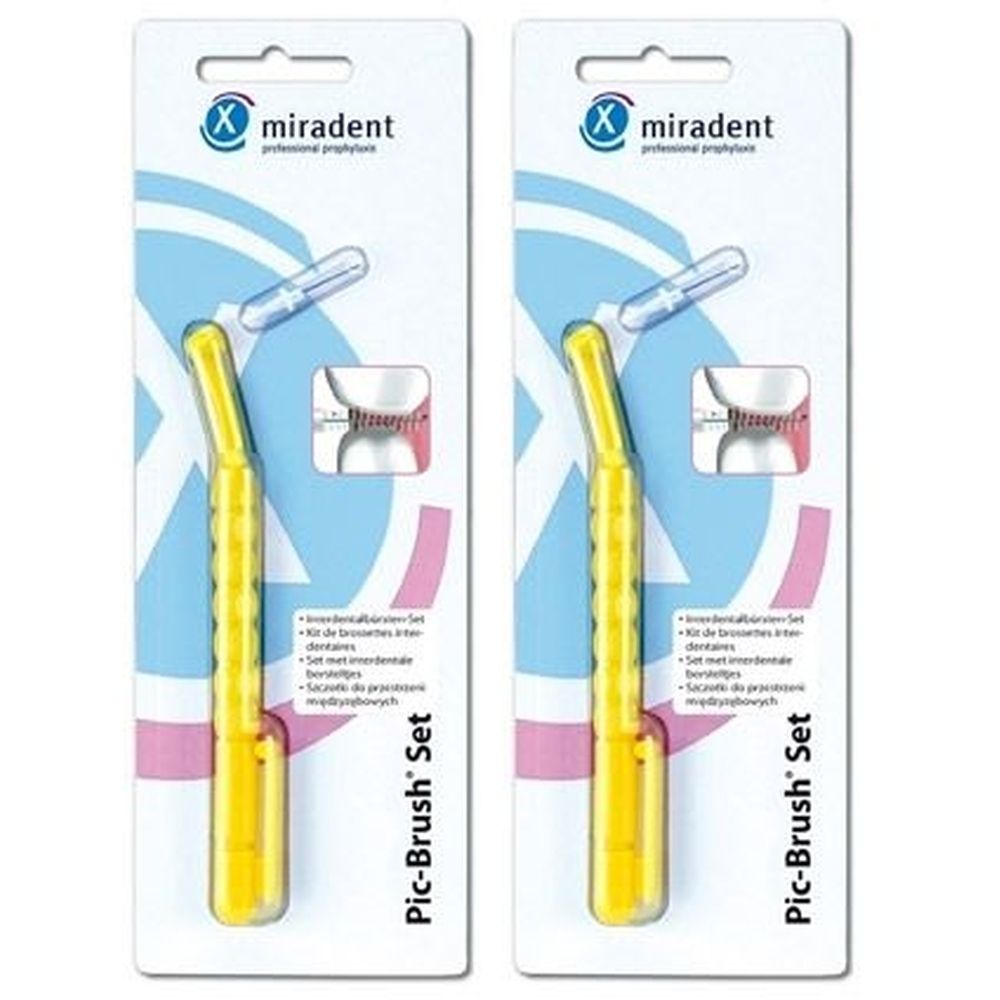 Zwei Packungen mit gelben Pic-Brush-Zahnzwischenraumbürsten. Jede Packung zeigt eine Bürste und Produktinformationen.