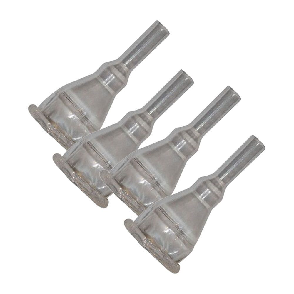 Vier transparente Urinalkondome. Konische Form mit breiter Basis und schmalem Schlauchansatz.