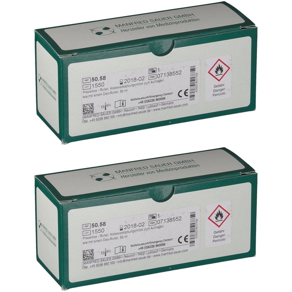 Zwei grüne Kartons mit weißer Schrift. Aufdrucke: Hersteller, Chargennummer, CE-Zeichen und Gefahrensymbol. Produktname nicht sichtbar.