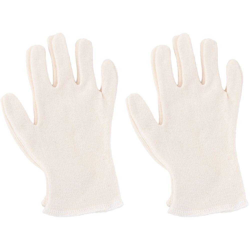 Zwei rohweiße Baumwoll-Trikothandschuhe. Die Handschuhe haben eine glatte Oberfläche und sind für die Handpflege bestimmt.