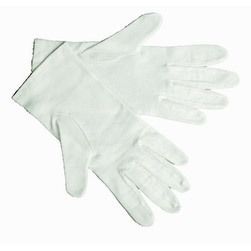 Weiße Baumwollhandschuhe. Zwei Handschuhe liegen überlappend. Klare, helle Textiloberfläche.