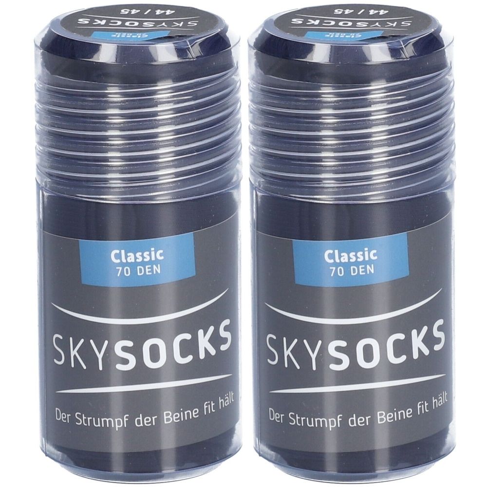 Zwei zylindrische Behälter mit Strümpfen. Aufschrift: SKYSOCKS Classic 70 DEN. Größe 44/45. Farbe: Navy. Der Strumpf der Beine fit hält.