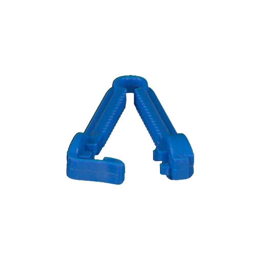 Blaues Katheterklemme. Kunststoff, unsteril. Zangenförmige Form mit geriffelten Innenflächen. Offene Position.