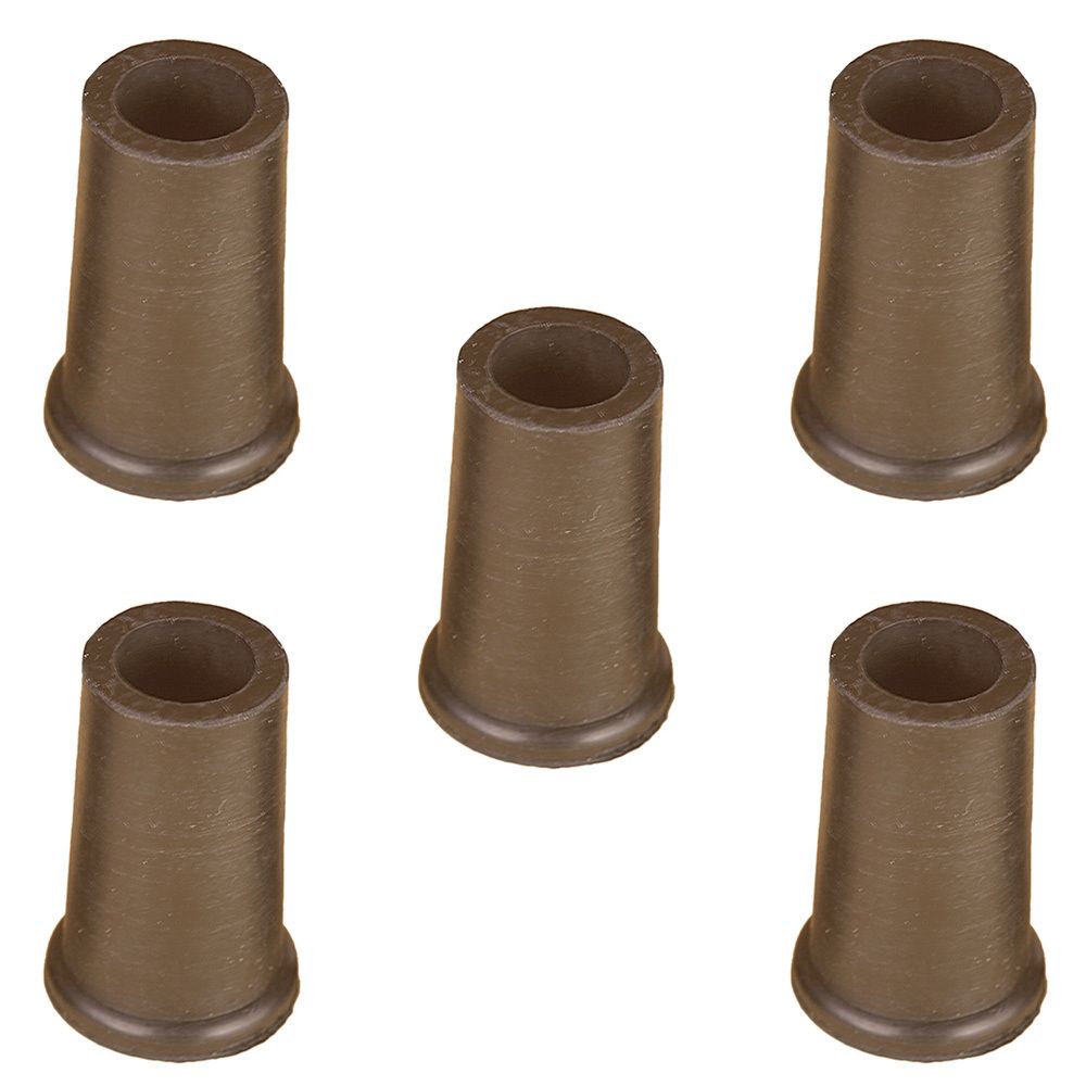 Fünf braune, zylindrische Kapseln mit breiter Basis und offenem Ende. Die Form ist konisch. Keine weiteren Details sichtbar.