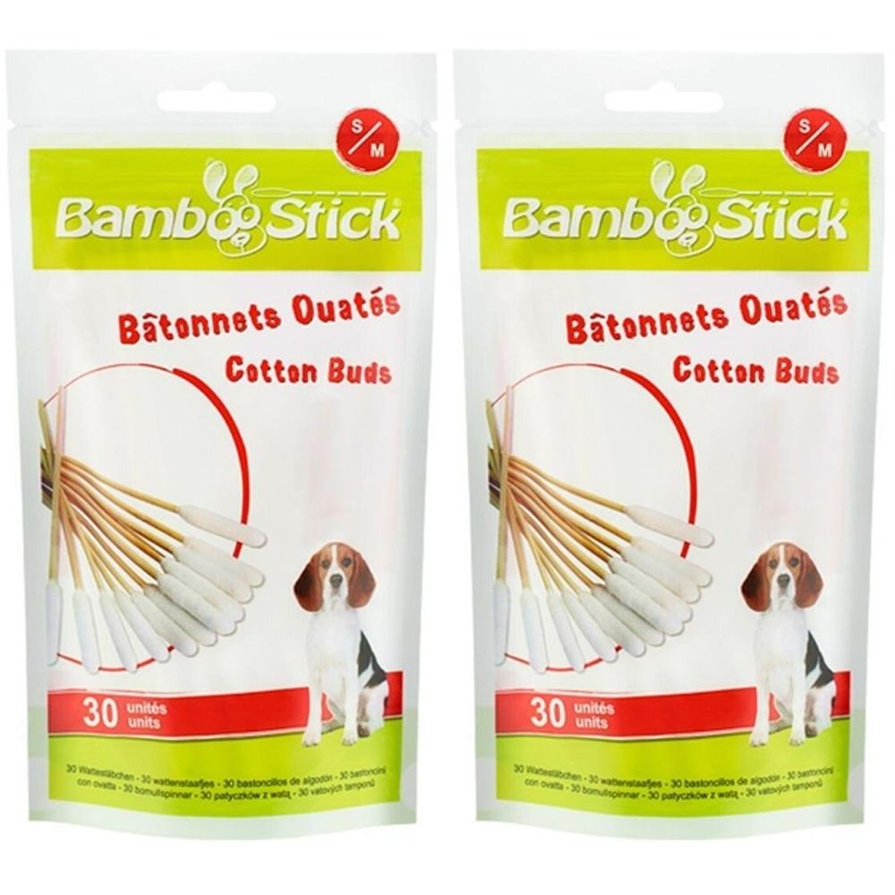 Zwei Beutel mit Watte-Ohrreinigern. Aufschrift: Bamboo Stick, Bâtonnets Ouatés, Cotton Buds. 30 Stück. Abbildung eines Hundes.