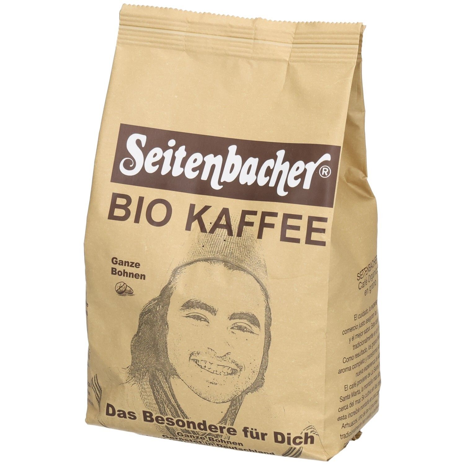 Beutel mit Seitenbacher Bio Kaffee Ganze Bohnen. Braune Verpackung mit Logo, Produktname und Abbildung einer Person.