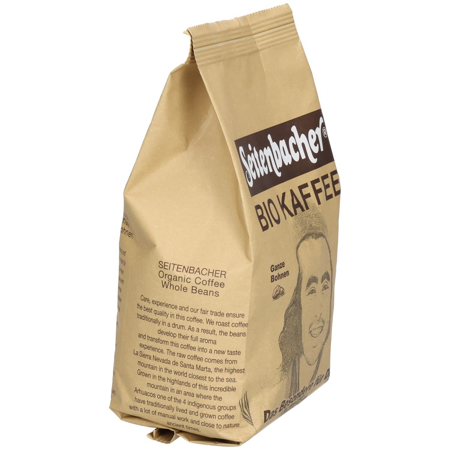 Seitenbacher Bio Kaffee Ganze Bohnen, braune Verpackung. Text und Abbildung einer Person auf der Vorderseite, Text auf der Seite.
