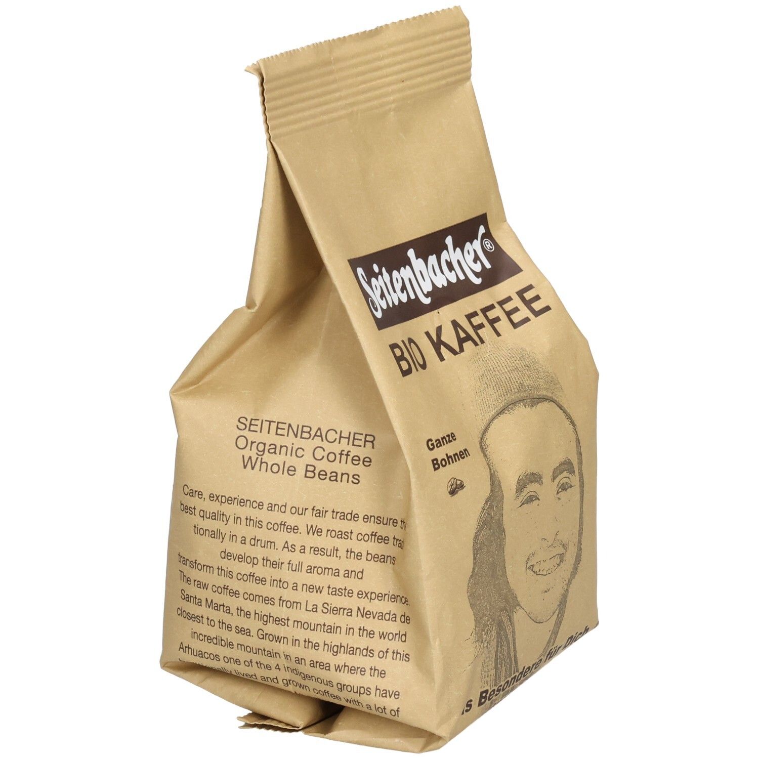 Seitenbacher BIO KAFFEE, ganze Bohnen. Braune Papierverpackung mit Logo, Gesicht und Text. Ansicht schräg.