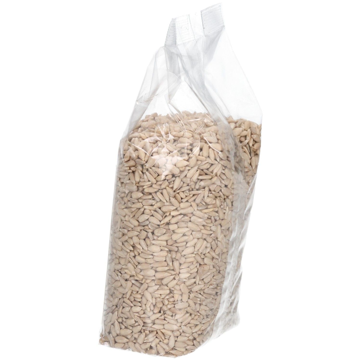 Plastiktüte mit Sonnenblumenkernen. Schräge Ansicht. Transparente Verpackung.