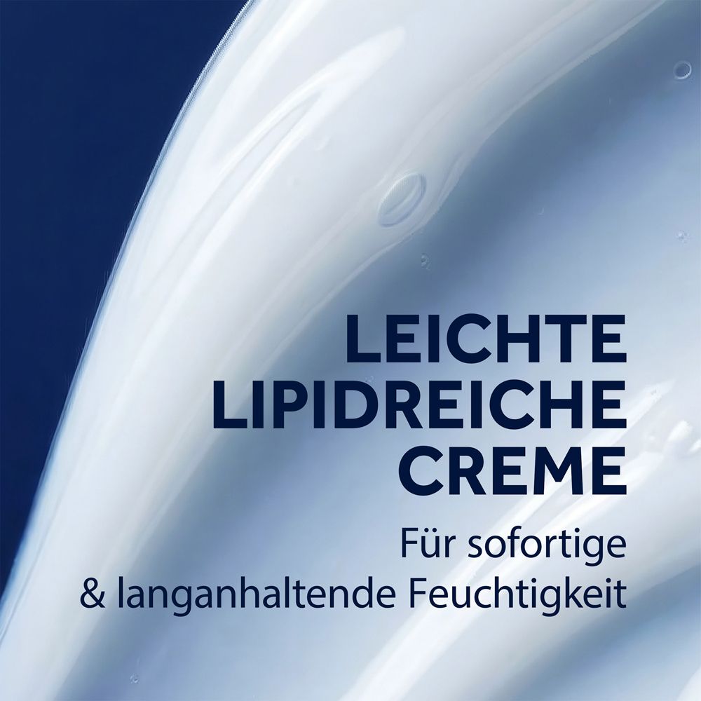 Nahaufnahme Creme. Text: Leichte lipidreiche Creme. Für sofortige & langanhaltende Feuchtigkeit.
