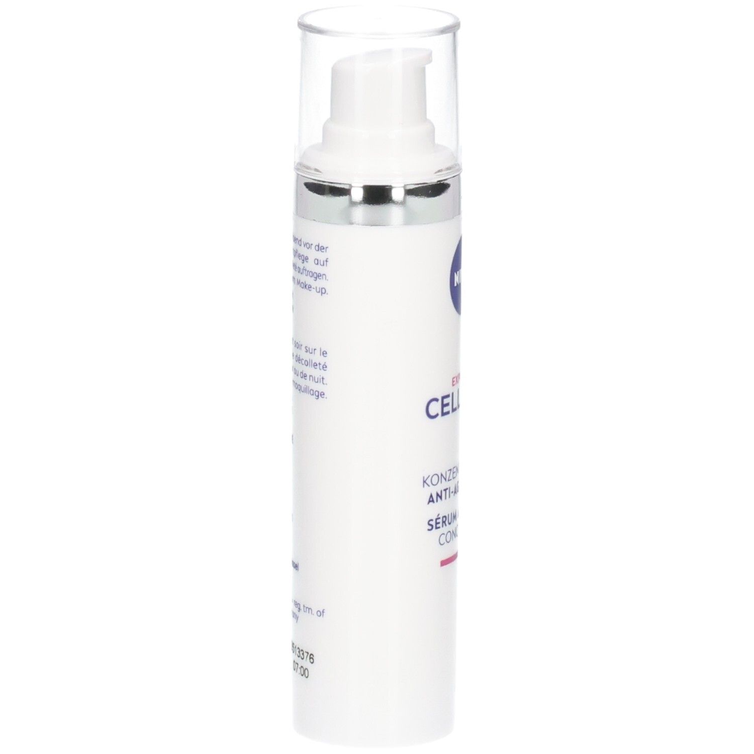 Weißes Serum mit Pumpkopf und durchsichtiger Kappe. Text auf der Seite. NIVEA CELLULAR Expert Filler.