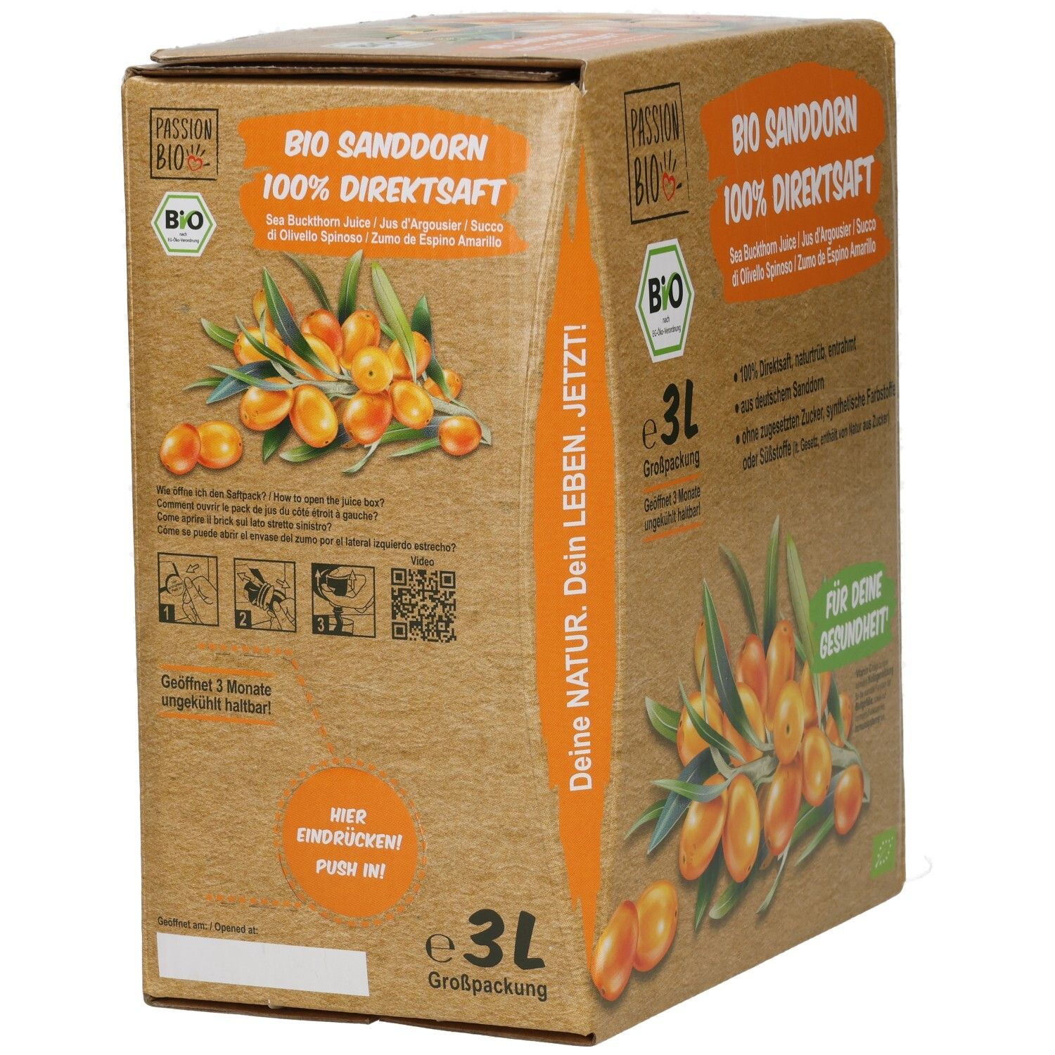 3L-Verpackung Bio Sanddorn 100% Direktsaft. Seitenansicht mit Produktinformationen und Illustrationen. Aufdruck: Bio-Siegel, Text, QR-Code.