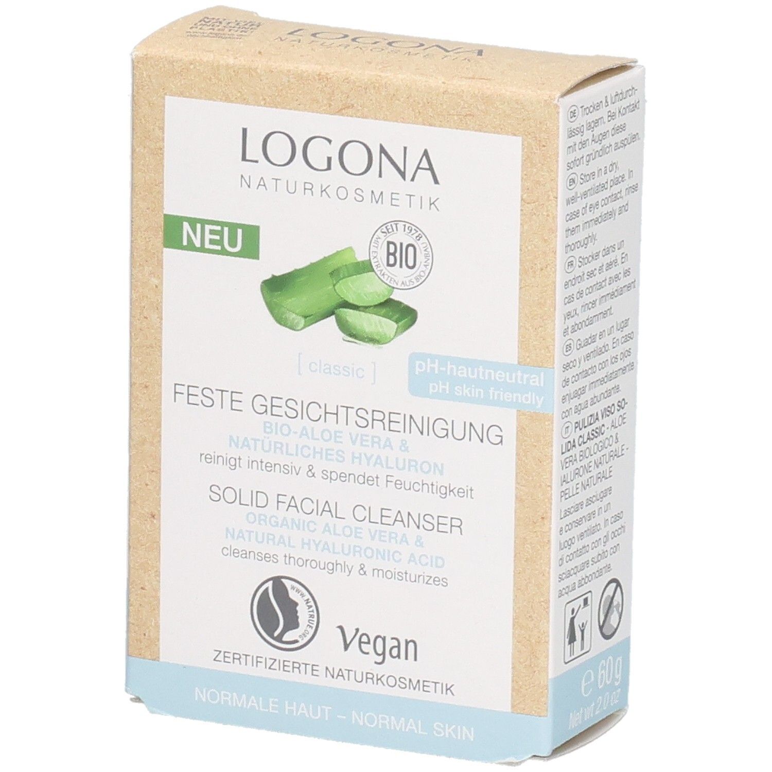 Kartonverpackung mit Produktinformationen. Logo, Produktname, Aloe Vera-Abbildung, Bio-Siegel, Vegan-Logo. Für normale Haut.