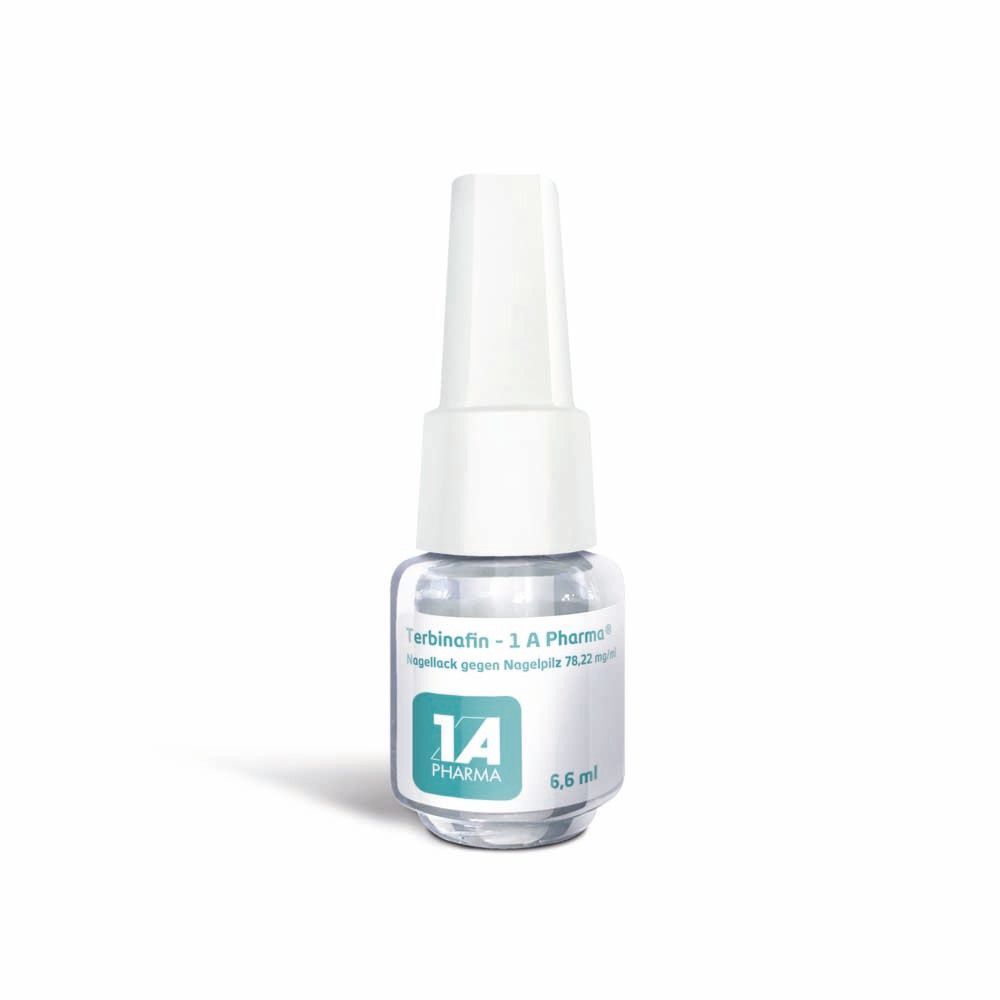 Klarer Nagellackflakon mit weißem Verschluss. Etikett mit Produktinformationen und Logo.