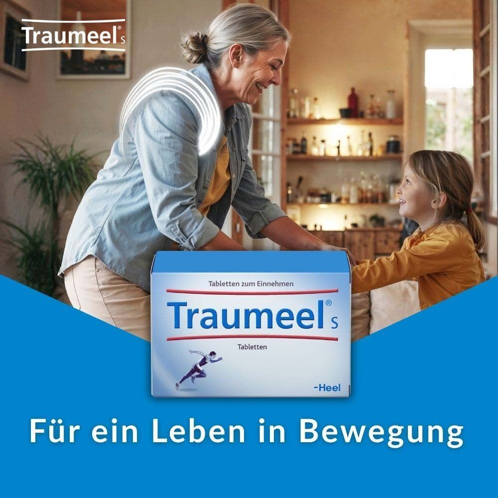 Eine Frau und ein Kind stehen vor einer Schachtel Traumeel S Tabletten. Text: Für ein Leben in Bewegung.