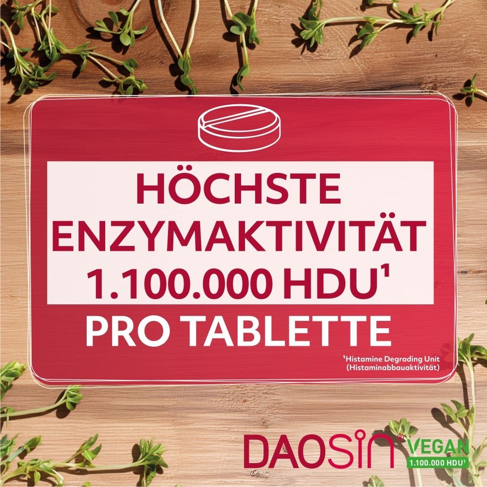 Rotes Schild mit weißem Text: Höchste Enzymaktivität 1.100.000 HDU pro Tablette. DAOSIN® Vegan-Logo.